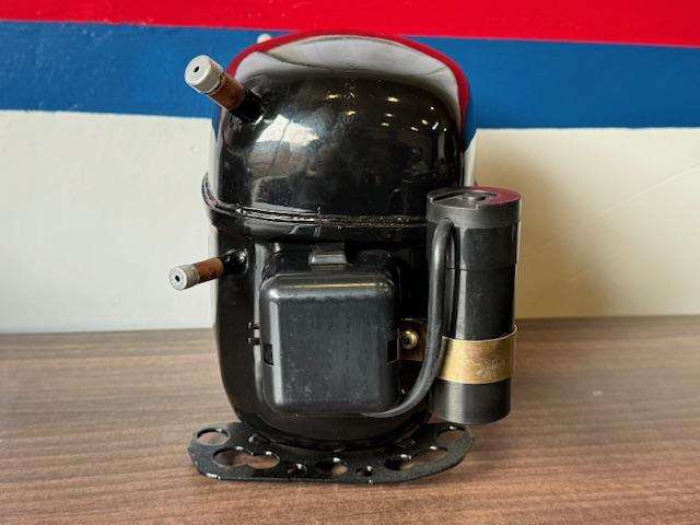 Commercial Compressor R404/R22 1/2HP - Image 4