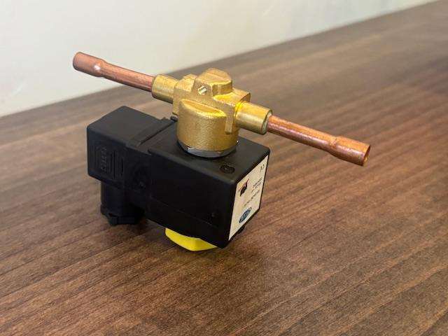 Solenoid Valve with Coil 1/2 Sweat