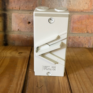 35A 4P SURFACE isolator